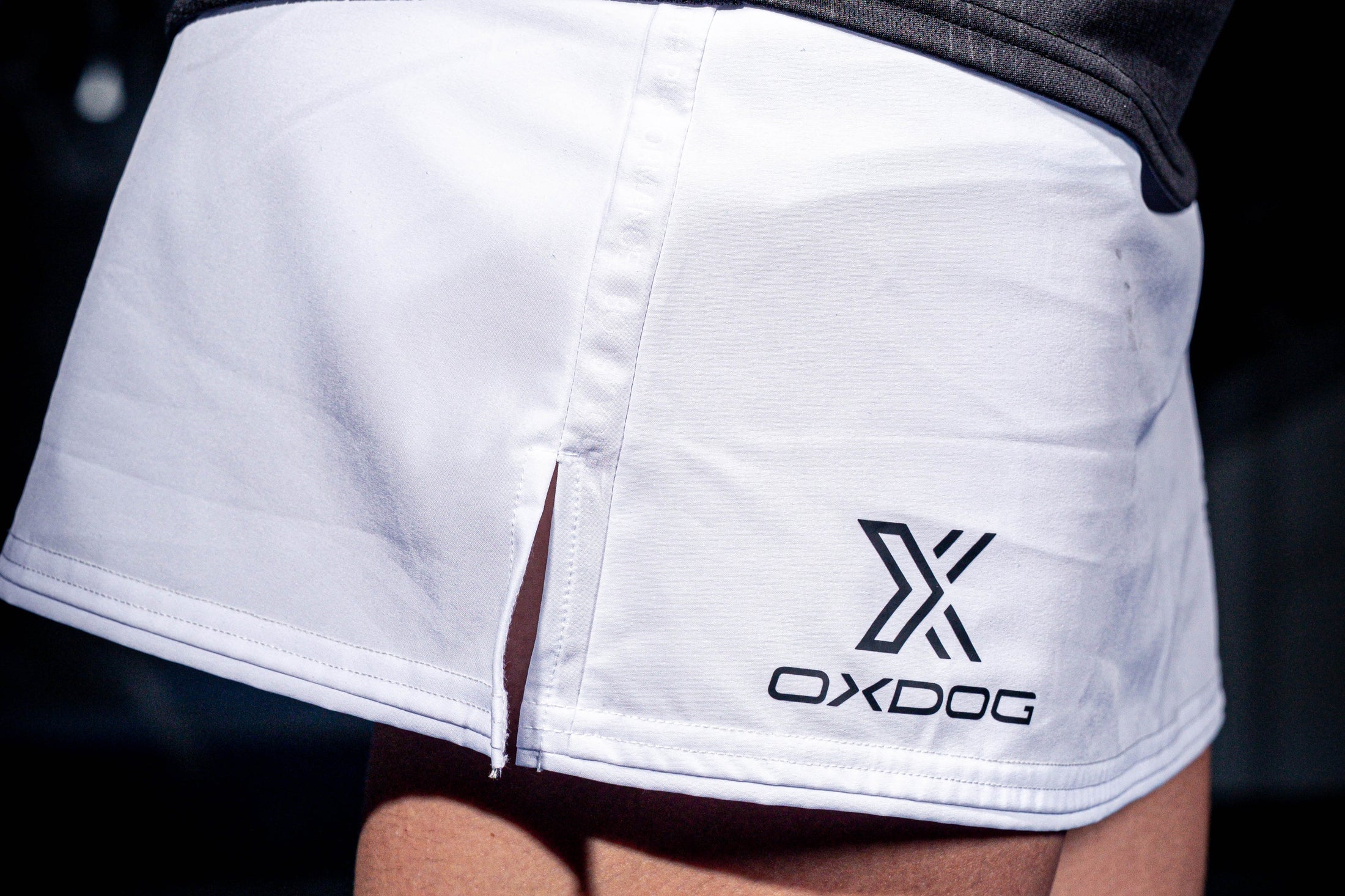 CON PANTALÓN CORTO INTERIOR