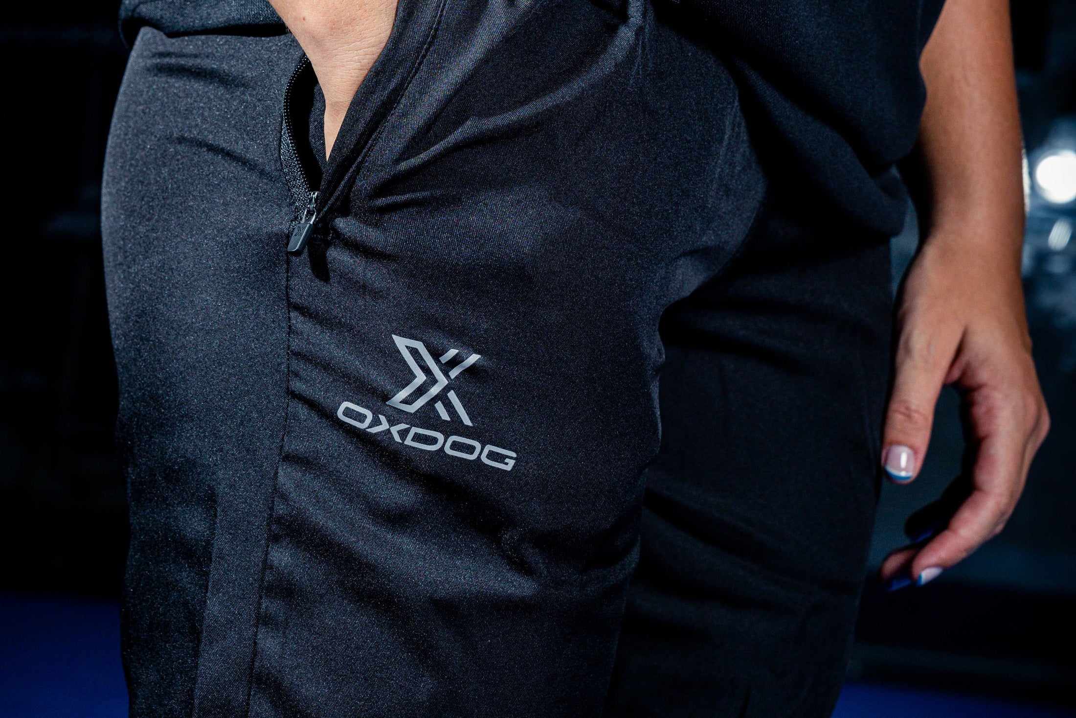 LIGHTWEIGHT TRACKSUIT